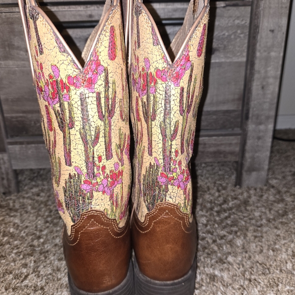 Ariat Women’s Round Up Wide Square Toe - 9B - Picture 3 of 6